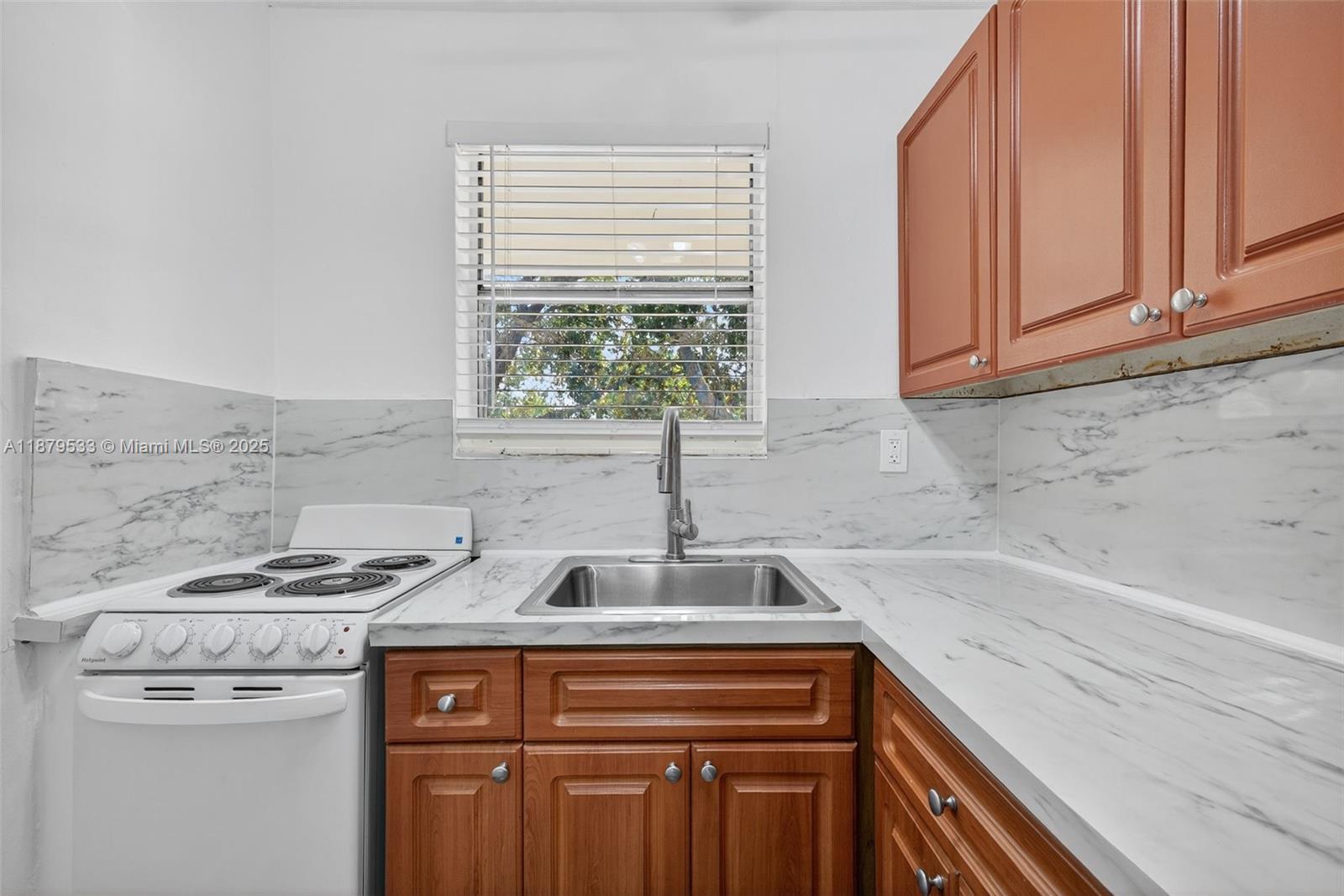 LAS BRISAS DEL CARIBE CON - Residential Lease
