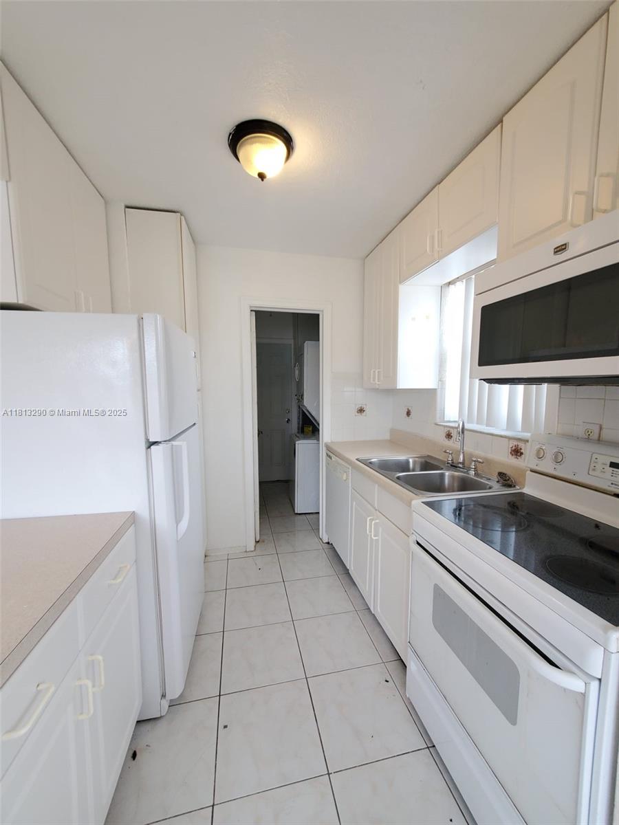 JAXON HEIGHTS - Residential Lease