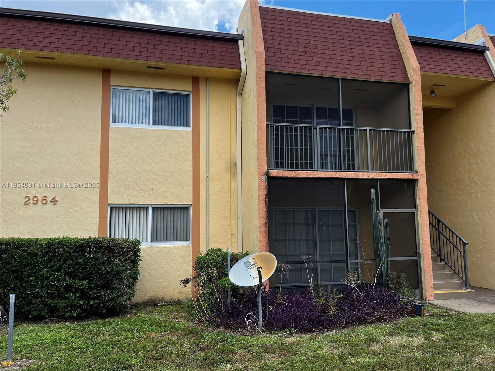 Nice and big apartment into a complex with familiar environment. First floor entry, 1.5 bathrooms, all tile, all impact windows, washer and dryer inside the unit. just painted!!
