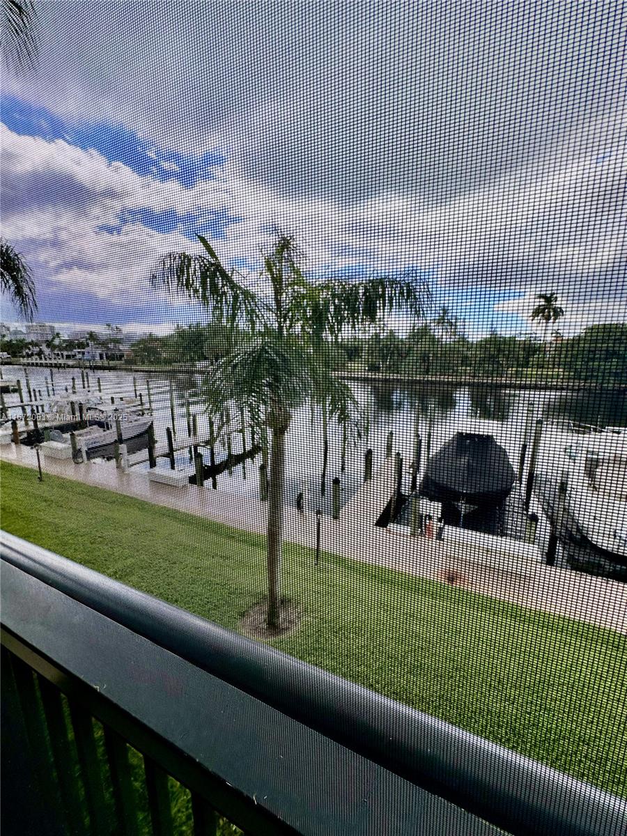 CAPTAINS WALK CONDO - Residential Lease