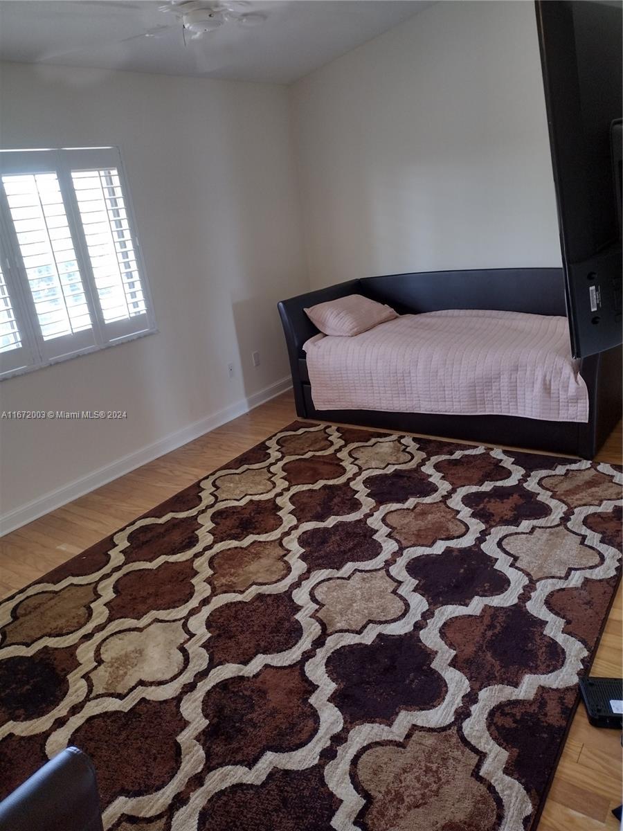 CAPTAINS WALK CONDO - Residential Lease
