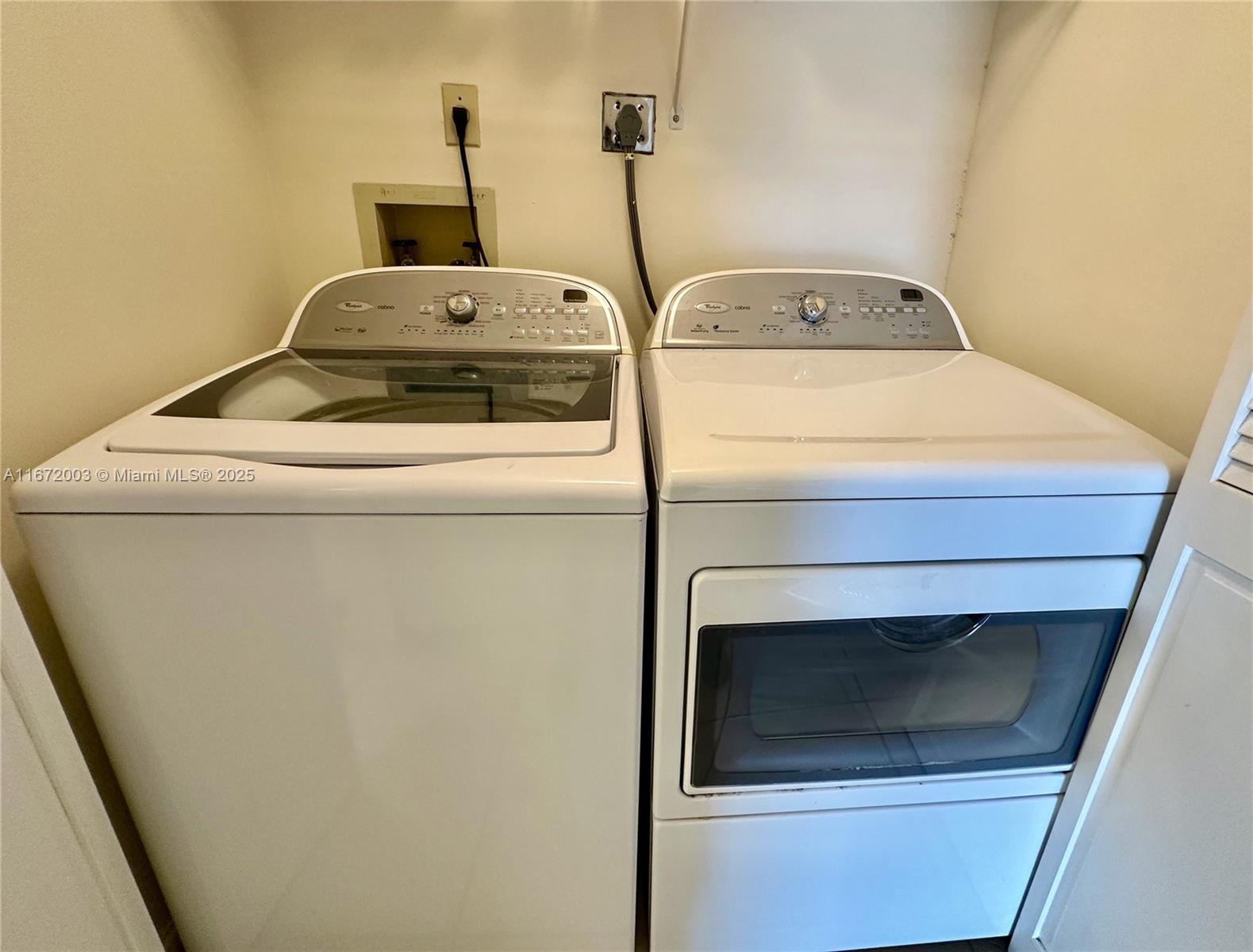 CAPTAINS WALK CONDO - Residential Lease