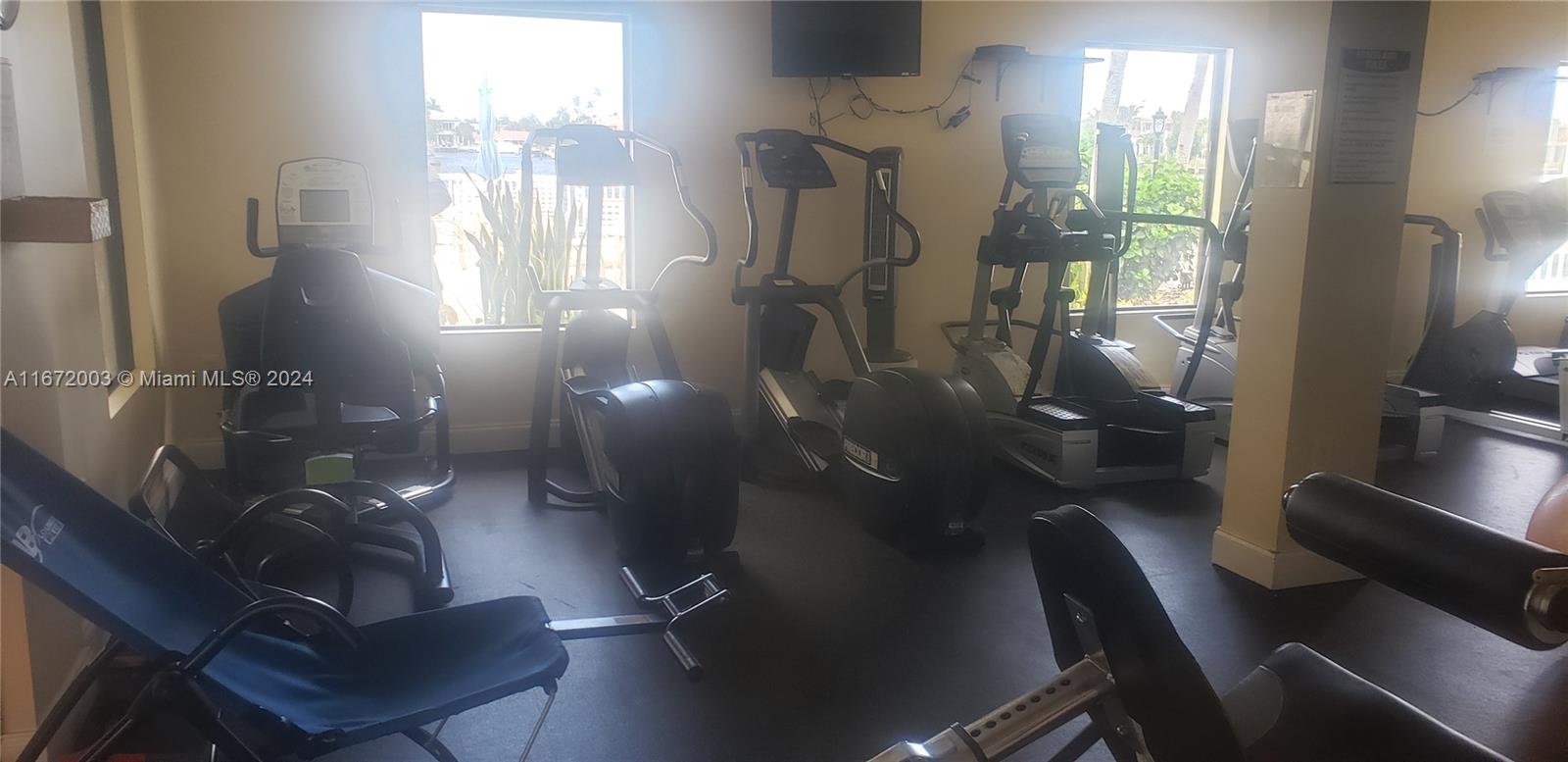 CAPTAINS WALK CONDO - Residential Lease