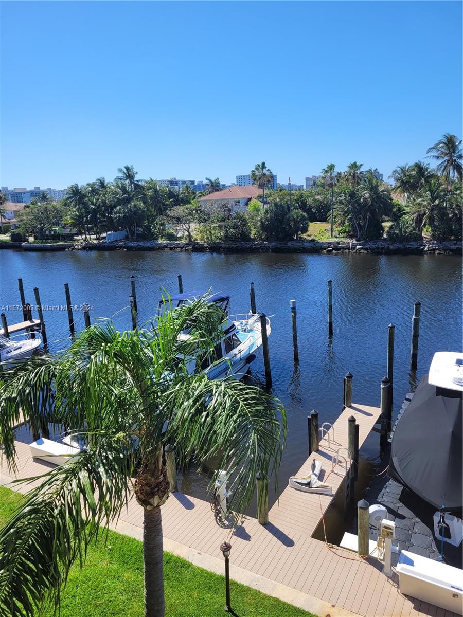 CAPTAINS WALK CONDO - Residential Lease