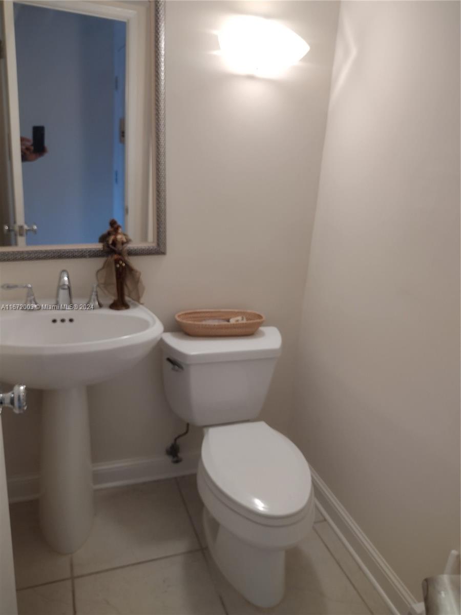 CAPTAINS WALK CONDO - Residential Lease