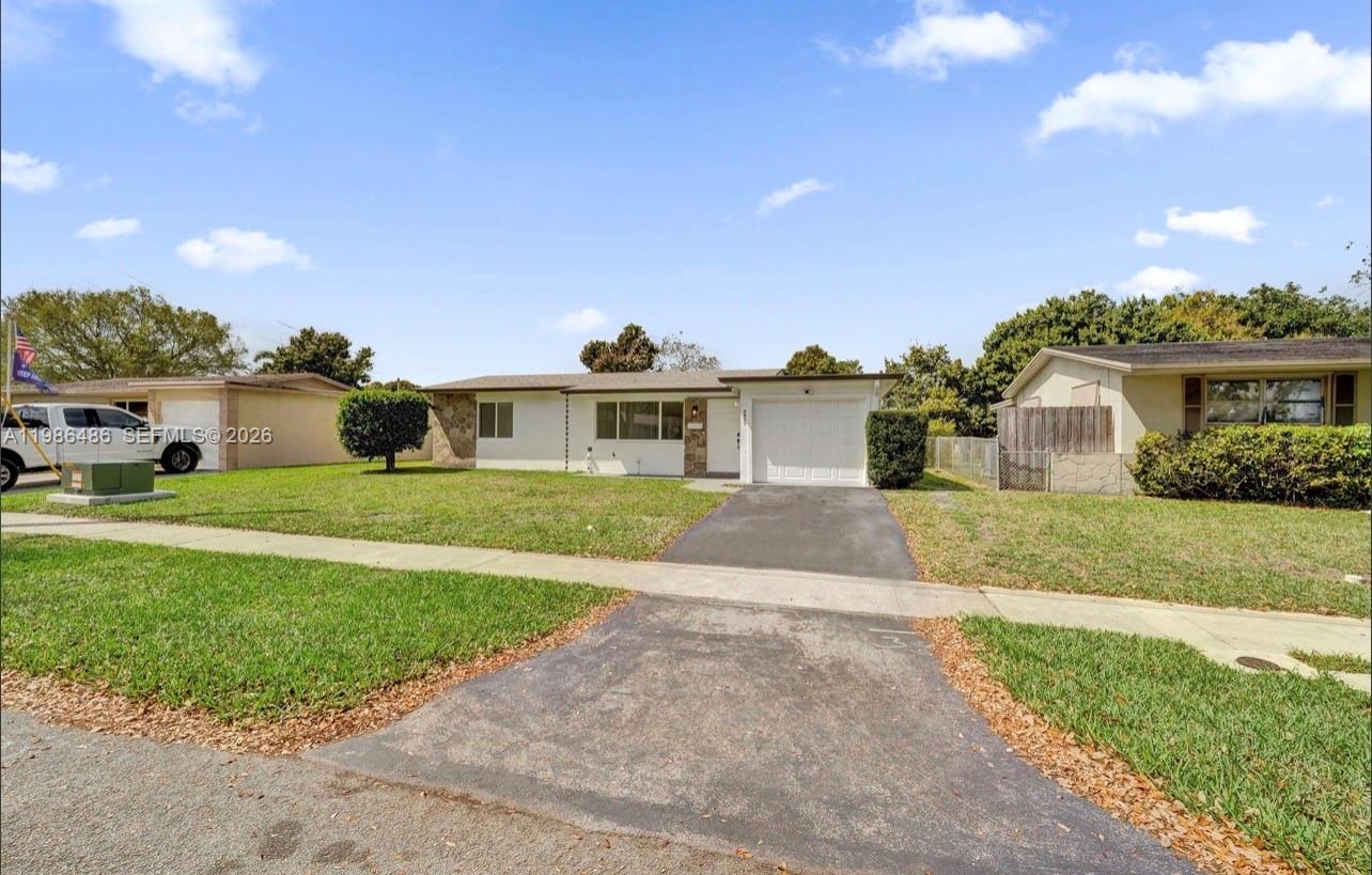 View photos, virtual tours, details... 5023 SW 93rd Ave