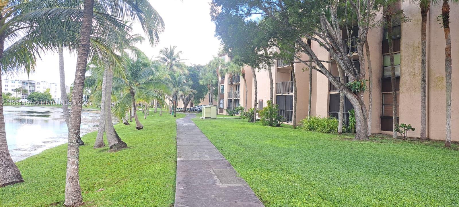 PROMENADE AT KENDALE LAKE - Residential