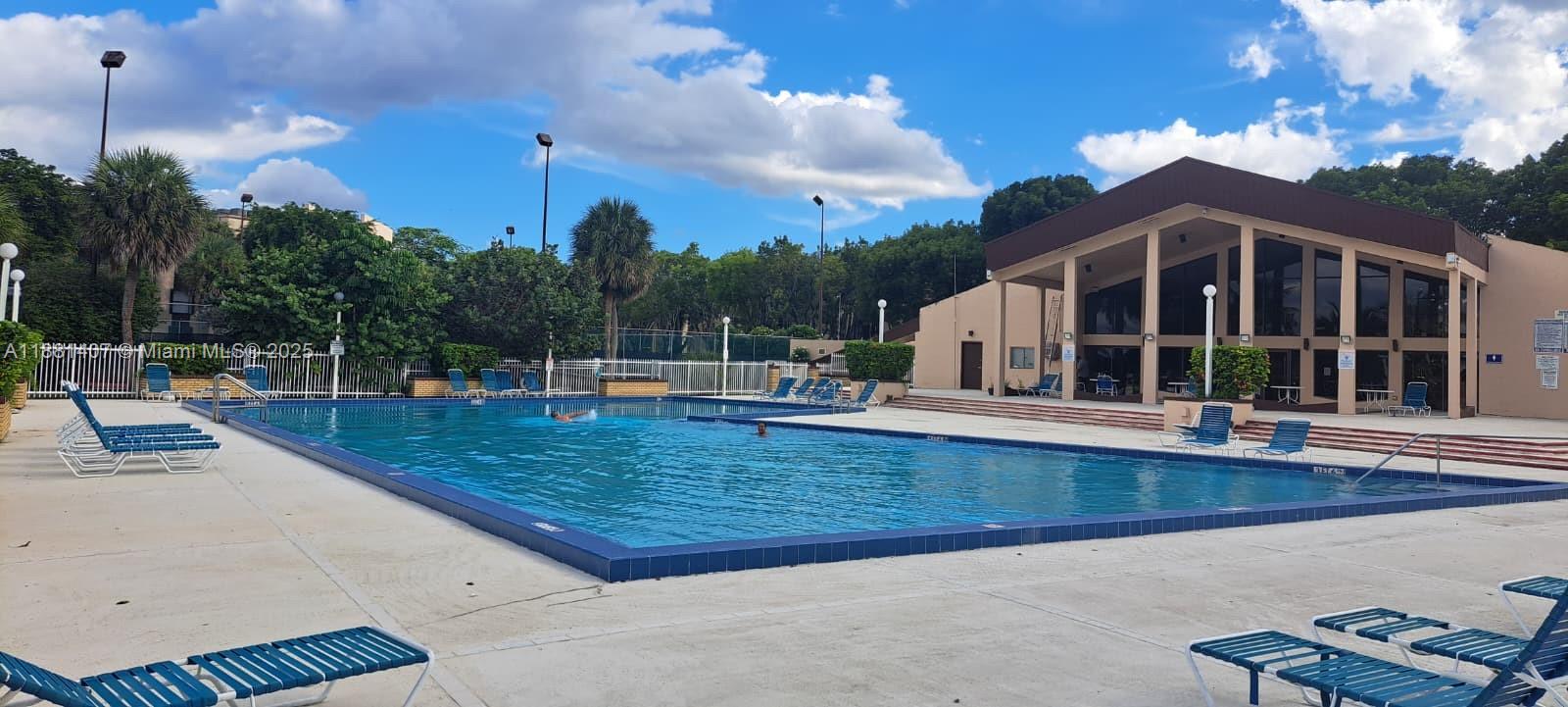 PROMENADE AT KENDALE LAKE - Residential