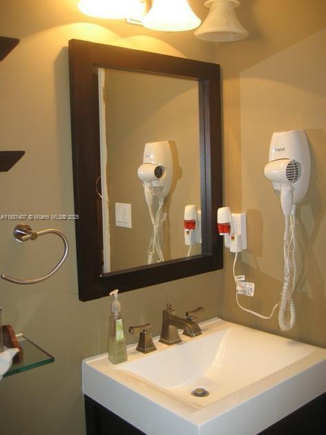 PROMENADE AT KENDALE LAKE - Residential