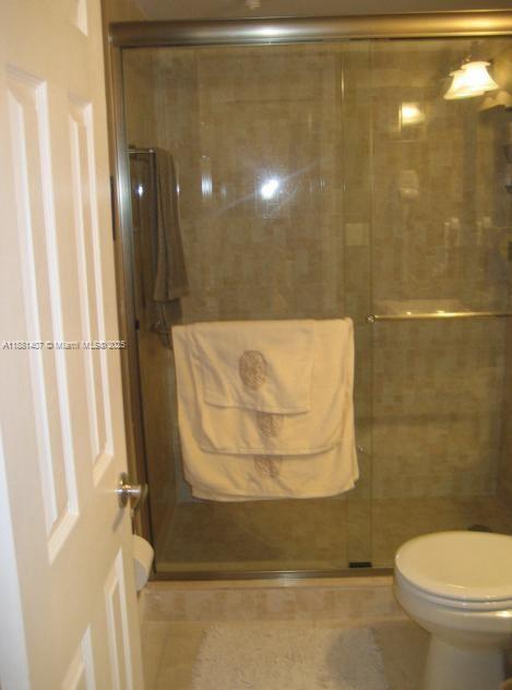 PROMENADE AT KENDALE LAKE - Residential