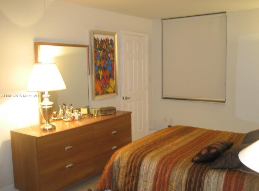 PROMENADE AT KENDALE LAKE - Residential