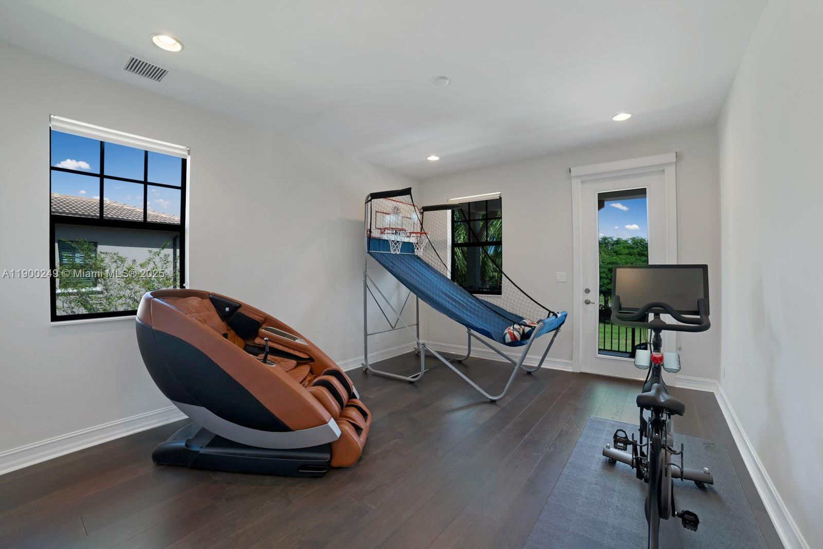 BRUSCHI PROPERTY - Residential