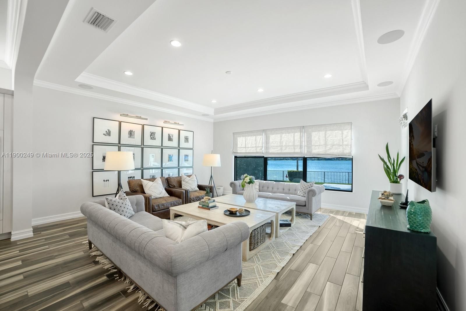 BRUSCHI PROPERTY - Residential