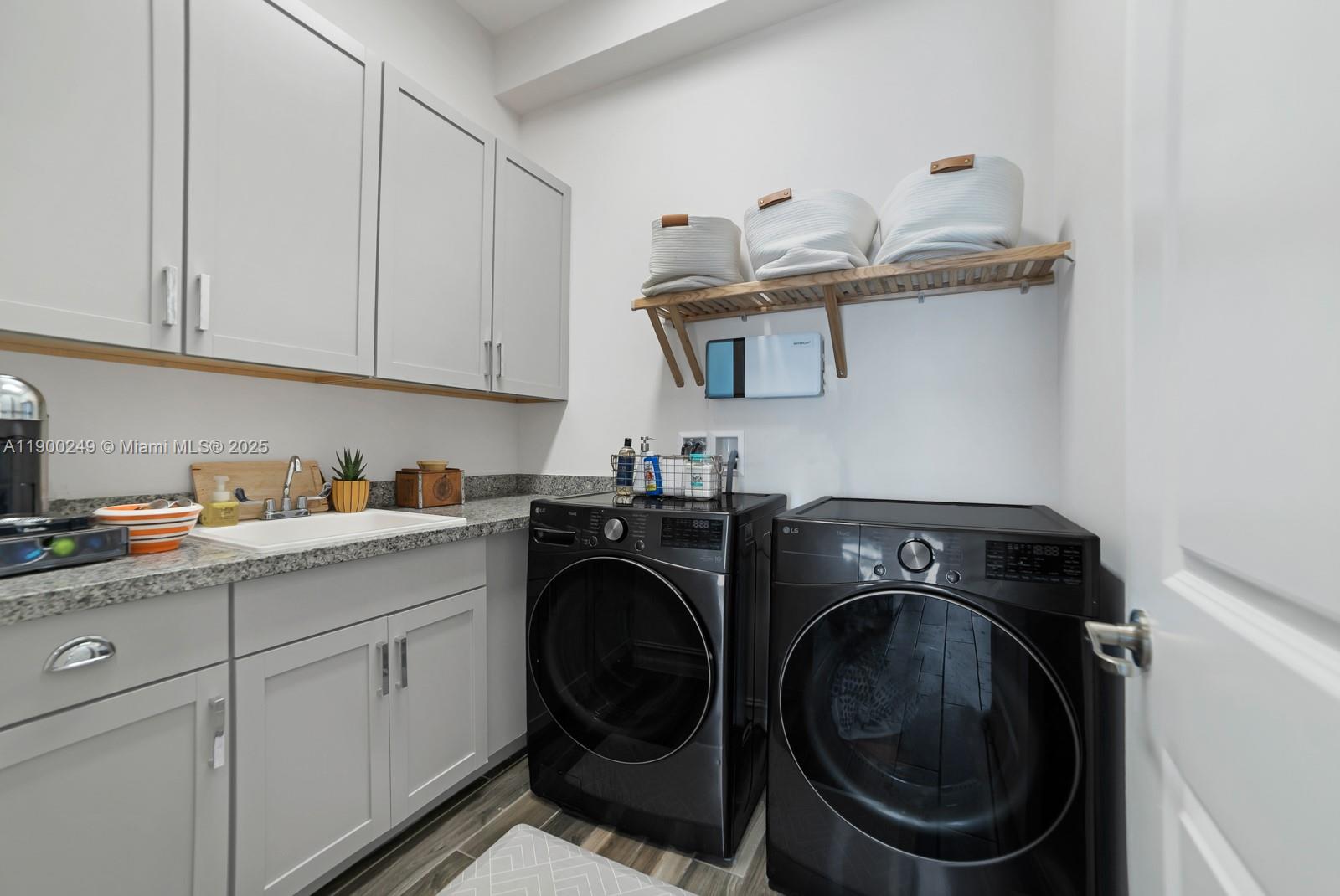 BRUSCHI PROPERTY - Residential