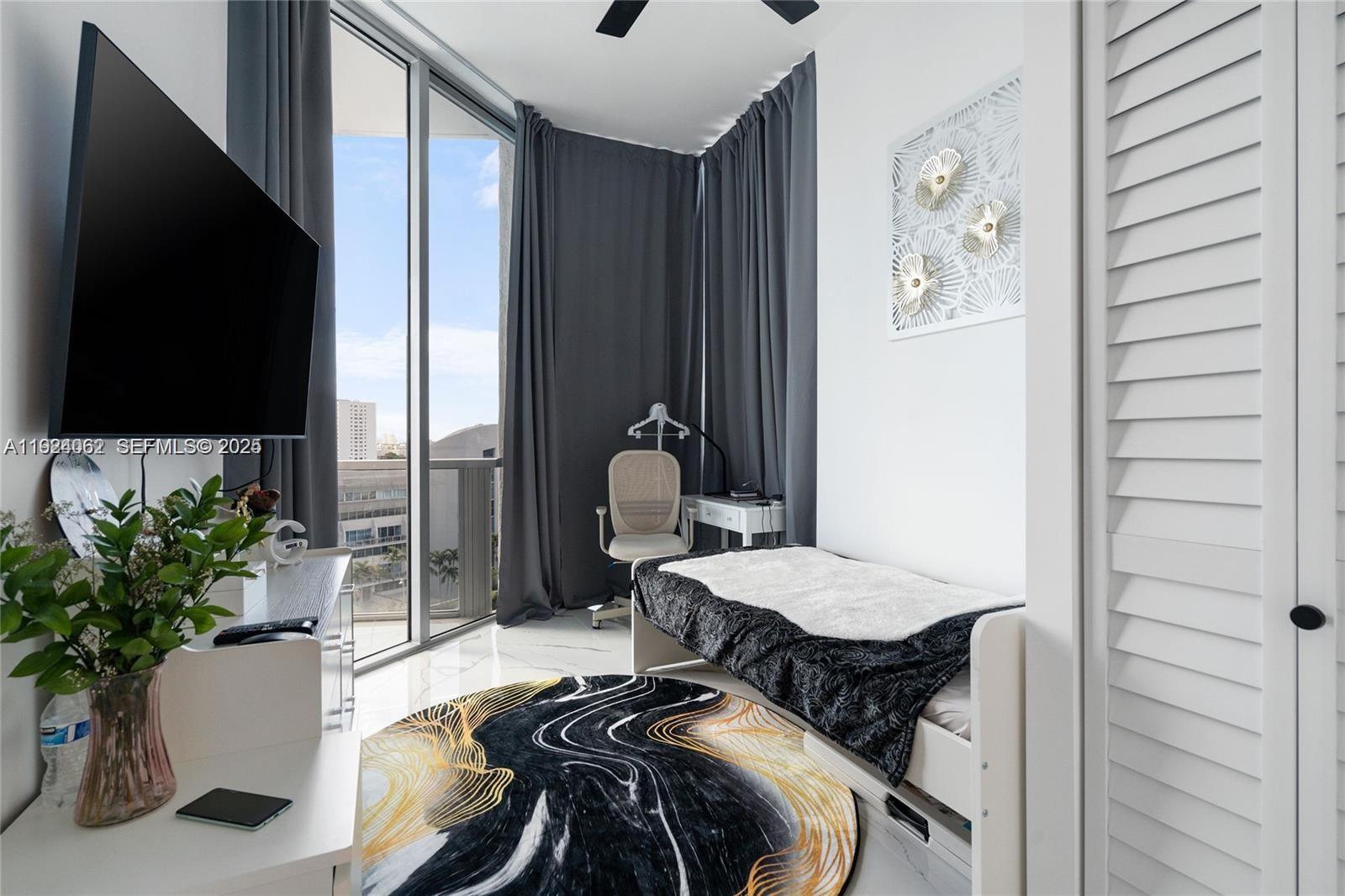 UPTOWN MARINA LOFTS CONDO - Residential