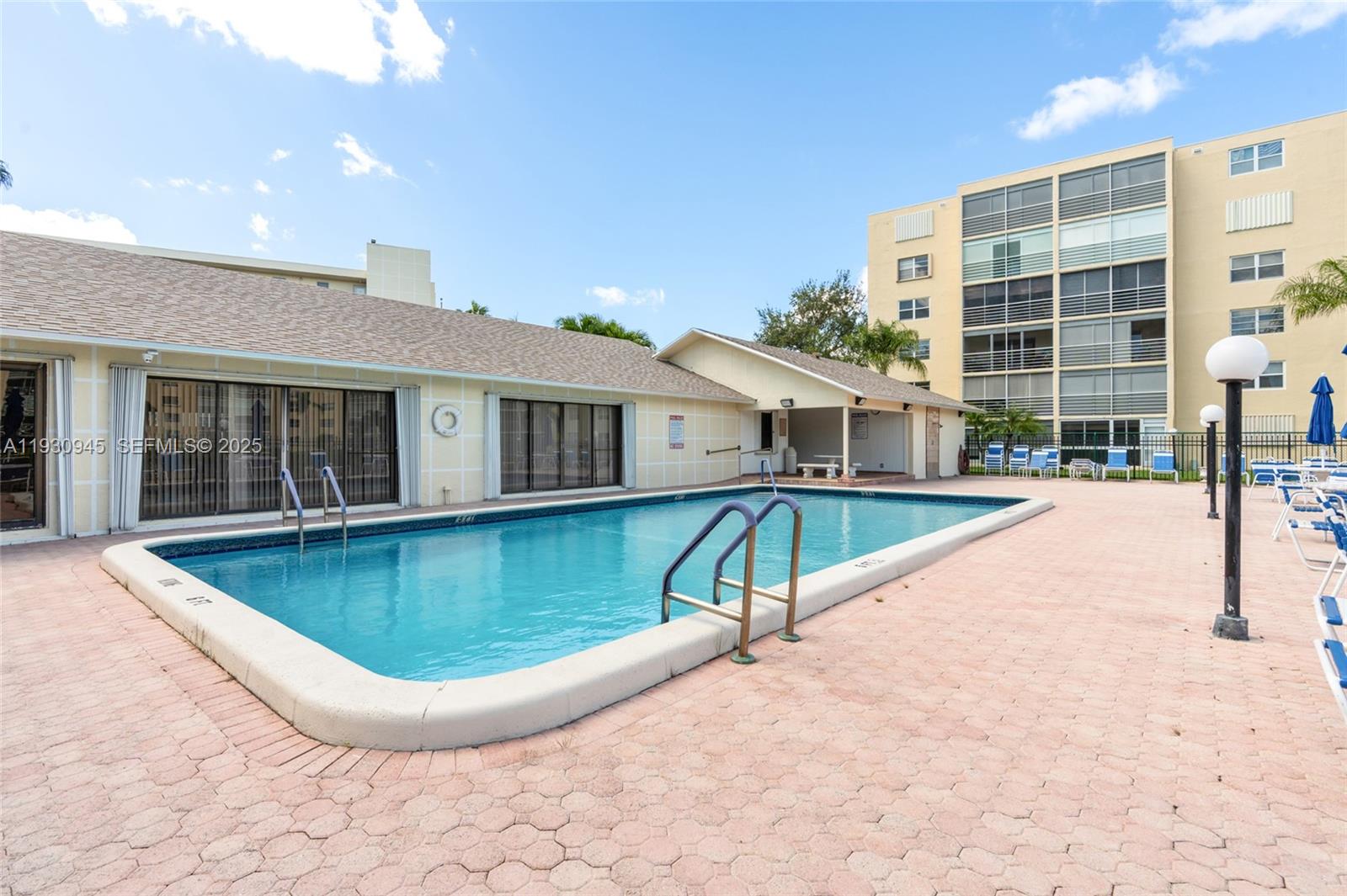 MEADOWBROOK LAKES VIEW CO - Residential Lease