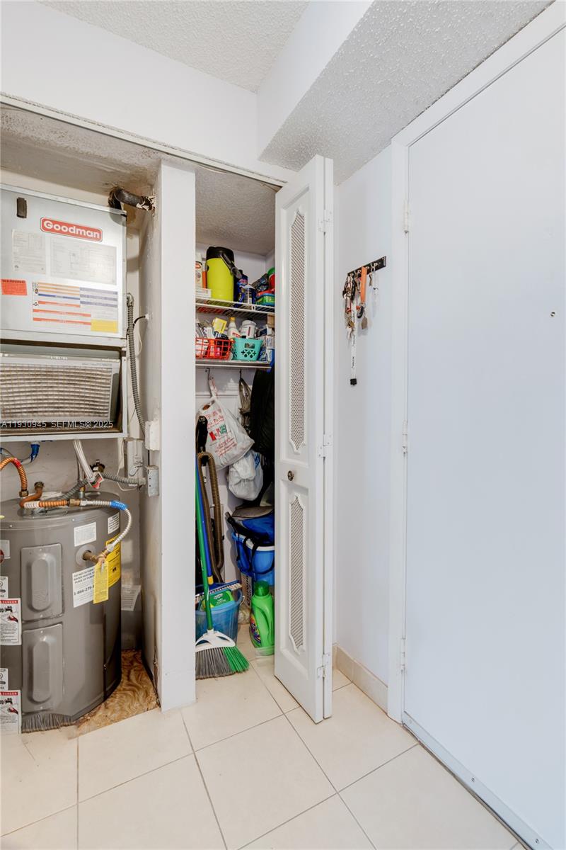 MEADOWBROOK LAKES VIEW CO - Residential Lease