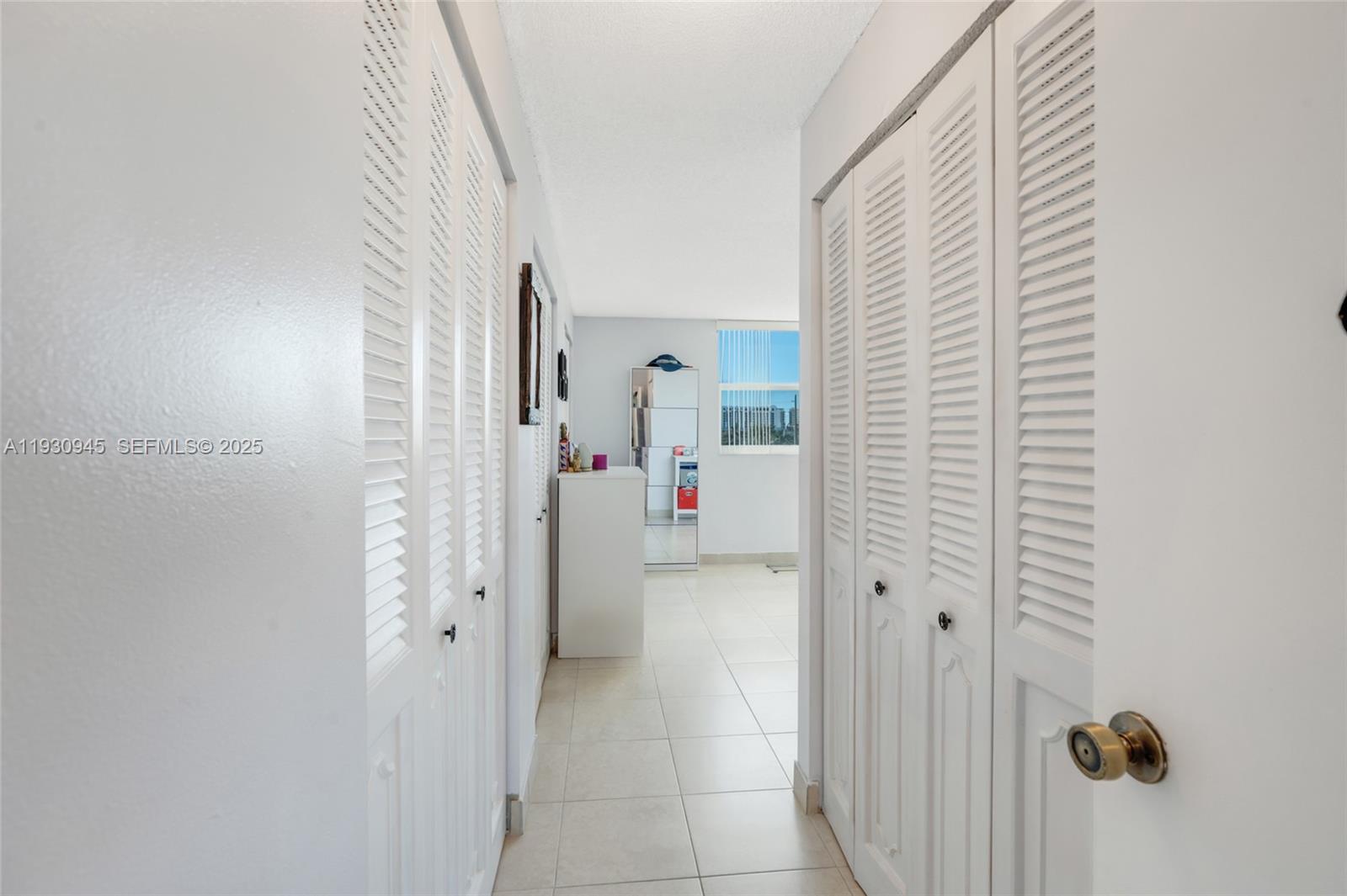 MEADOWBROOK LAKES VIEW CO - Residential Lease