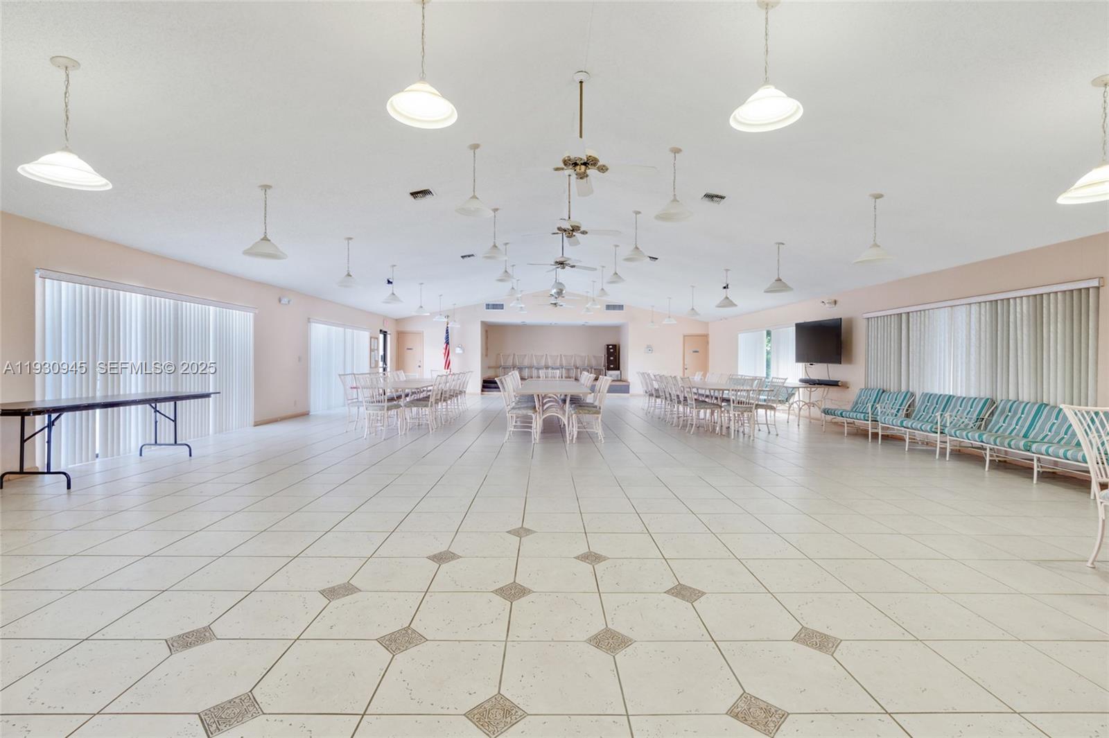 MEADOWBROOK LAKES VIEW CO - Residential Lease