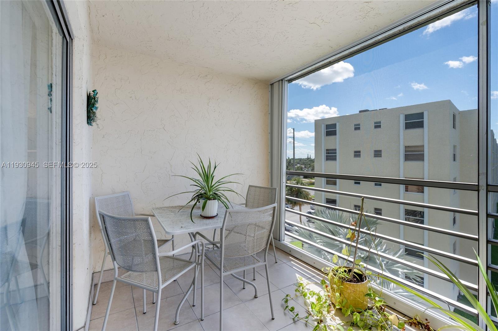 MEADOWBROOK LAKES VIEW CO - Residential Lease