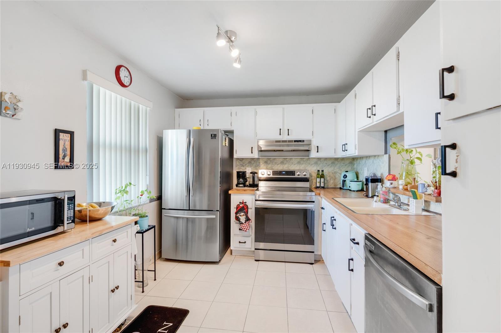 MEADOWBROOK LAKES VIEW CO - Residential Lease