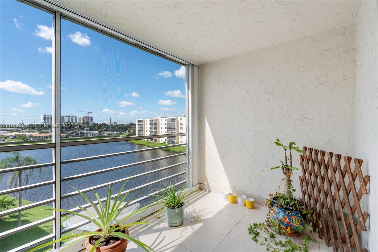 MEADOWBROOK LAKES VIEW CO - Residential Lease