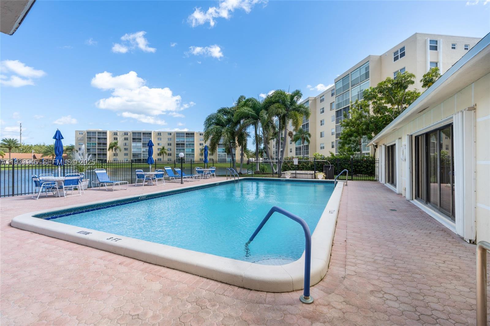 MEADOWBROOK LAKES VIEW CO - Residential Lease