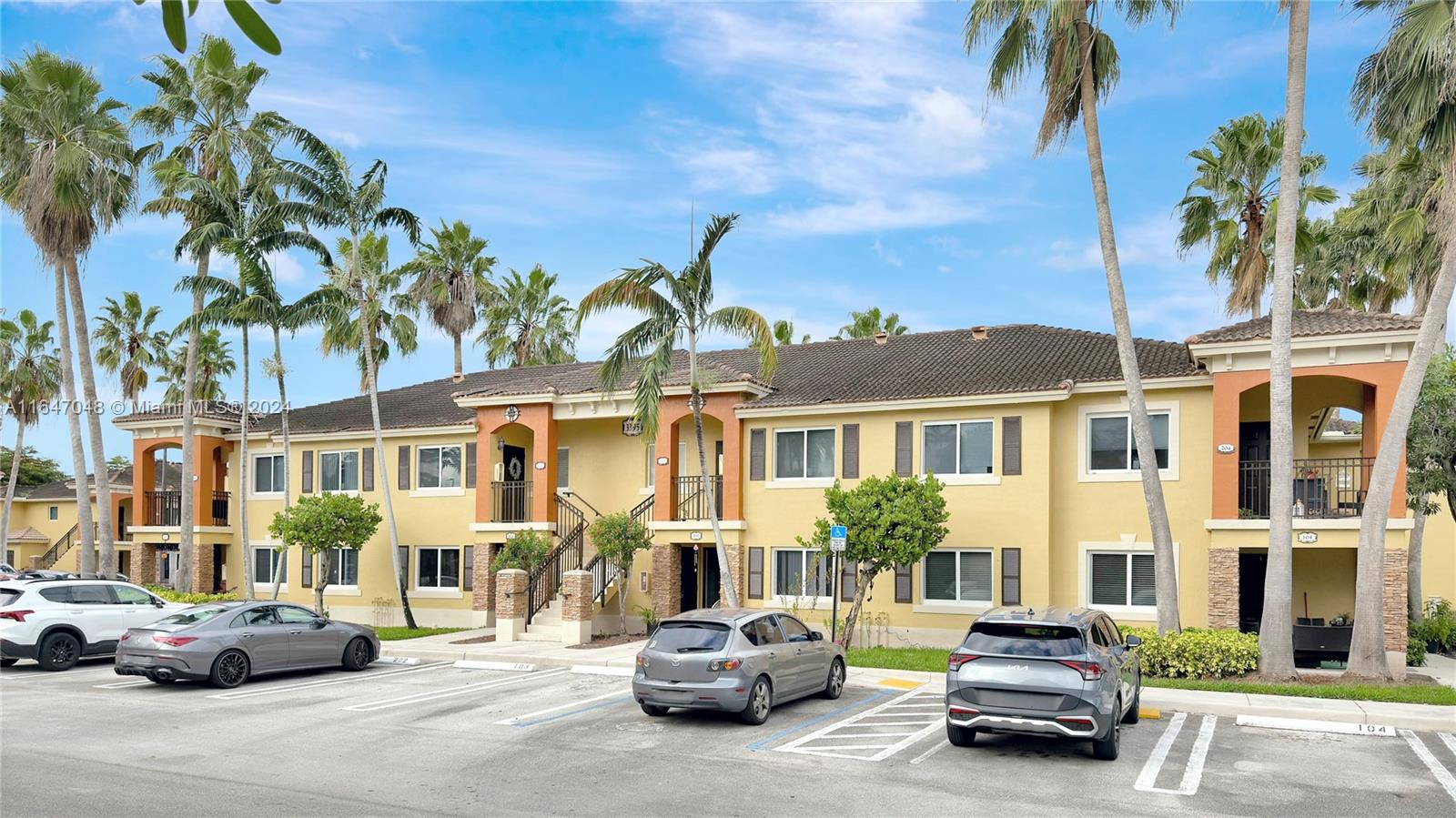 Property for Sale at 3395 Ne 9th St 101, Homestead, Miami-Dade County, Florida - Bedrooms: 3 
Bathrooms: 2  - $285,000