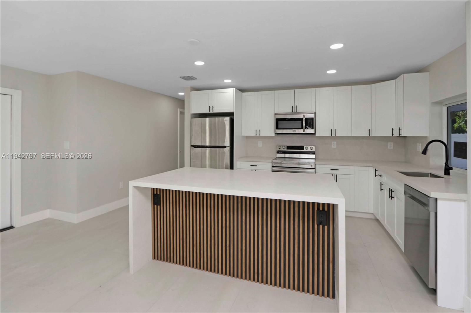 FAIRWAY LAKE SOUTH SEC 1 - Residential