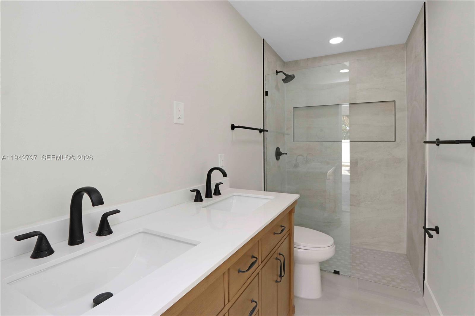 FAIRWAY LAKE SOUTH SEC 1 - Residential