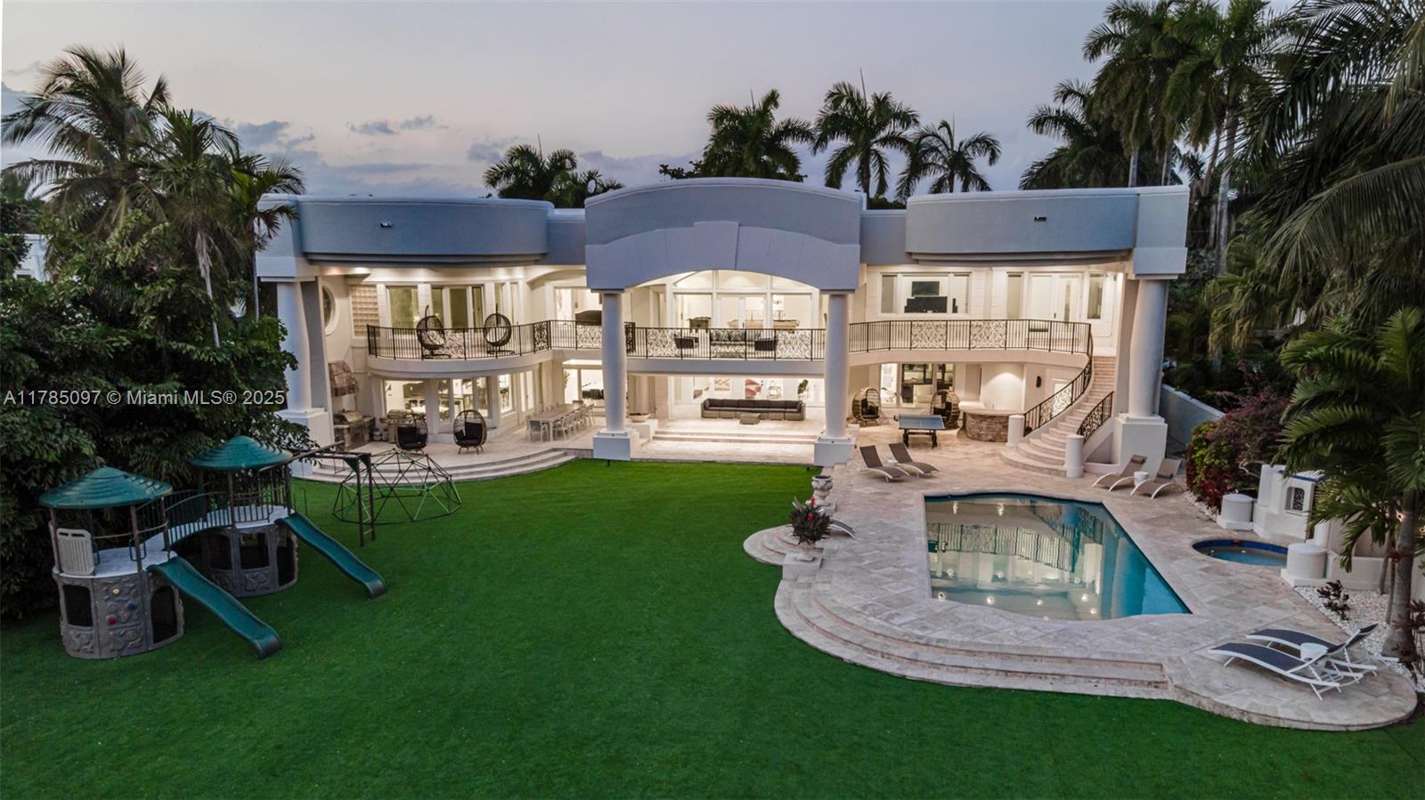 HOLLYWOOD LAKES SECTION - Residential