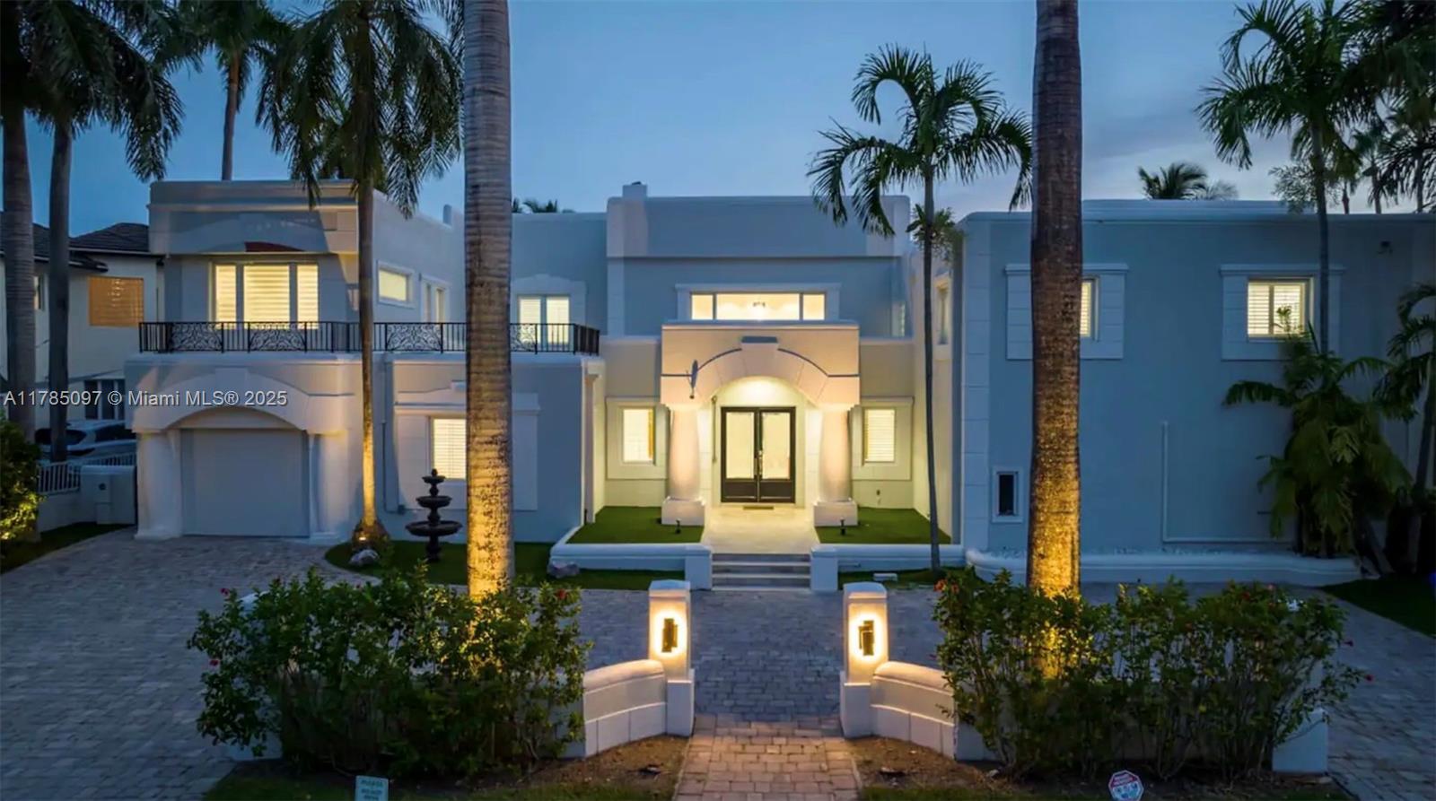 HOLLYWOOD LAKES SECTION - Residential