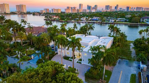 929 N Southlake Dr Hollywood FL 33019
