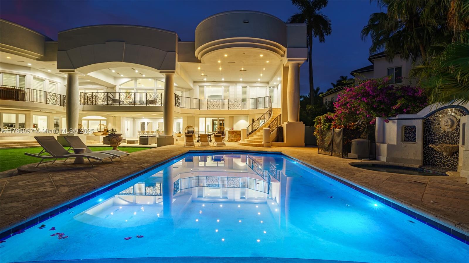 HOLLYWOOD LAKES SECTION - Residential