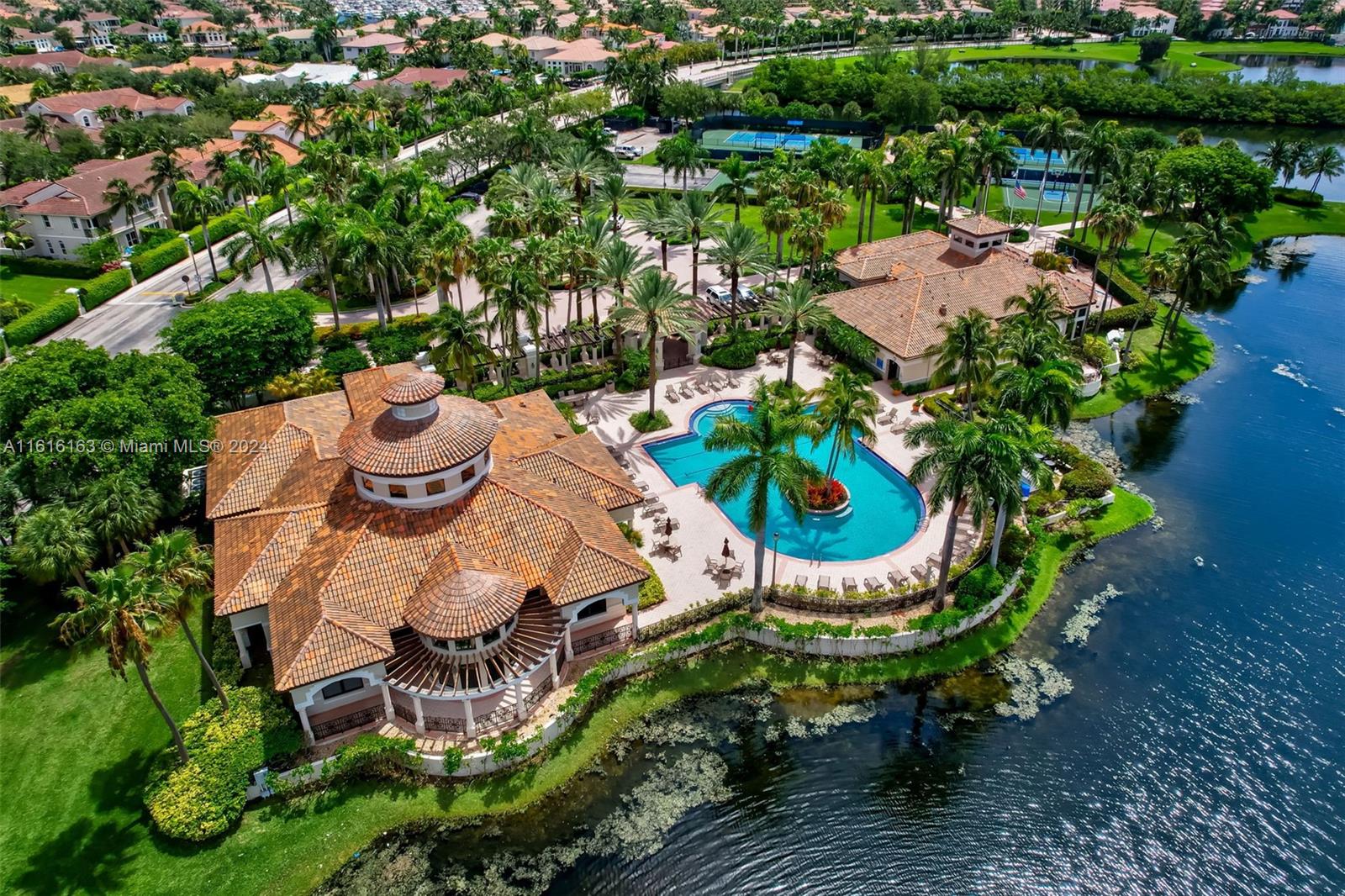 View Hollywood, FL 33019 house