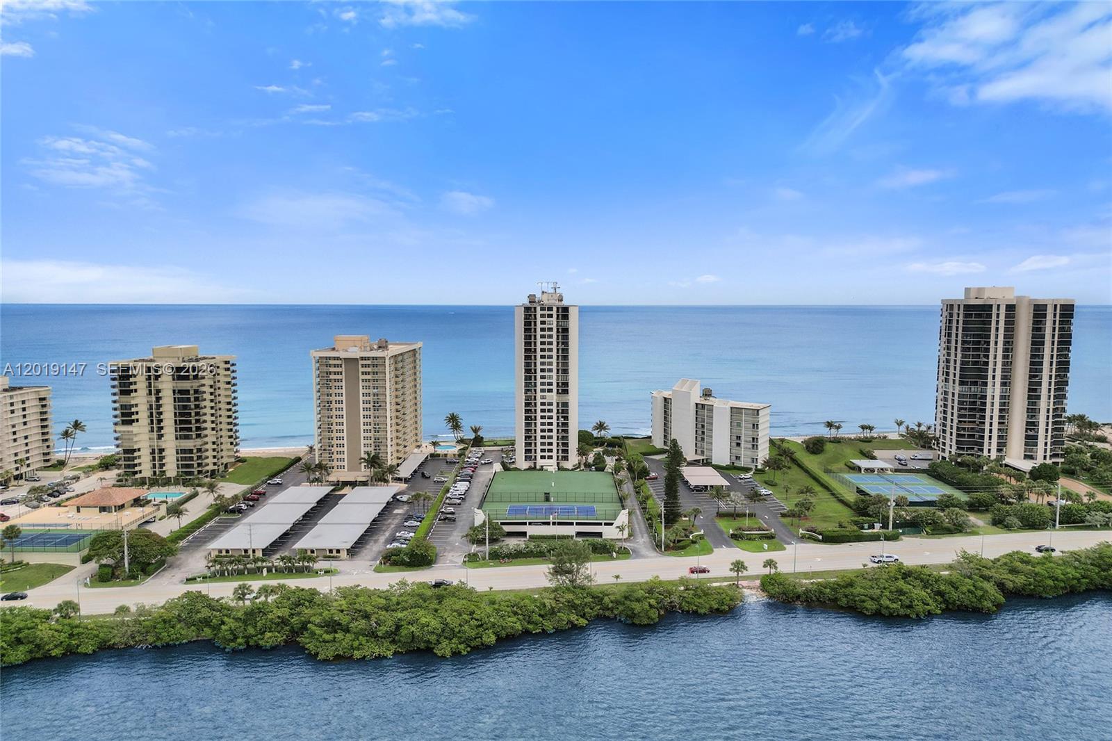 CONNEMARA CONDO - Residential