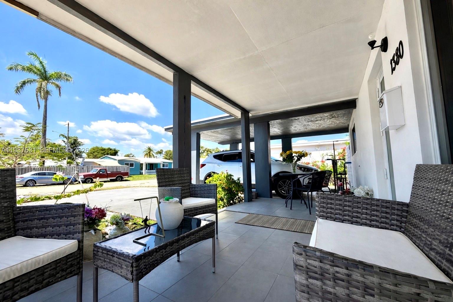 BREEZYWAY MANOR SECOND AD - Residential