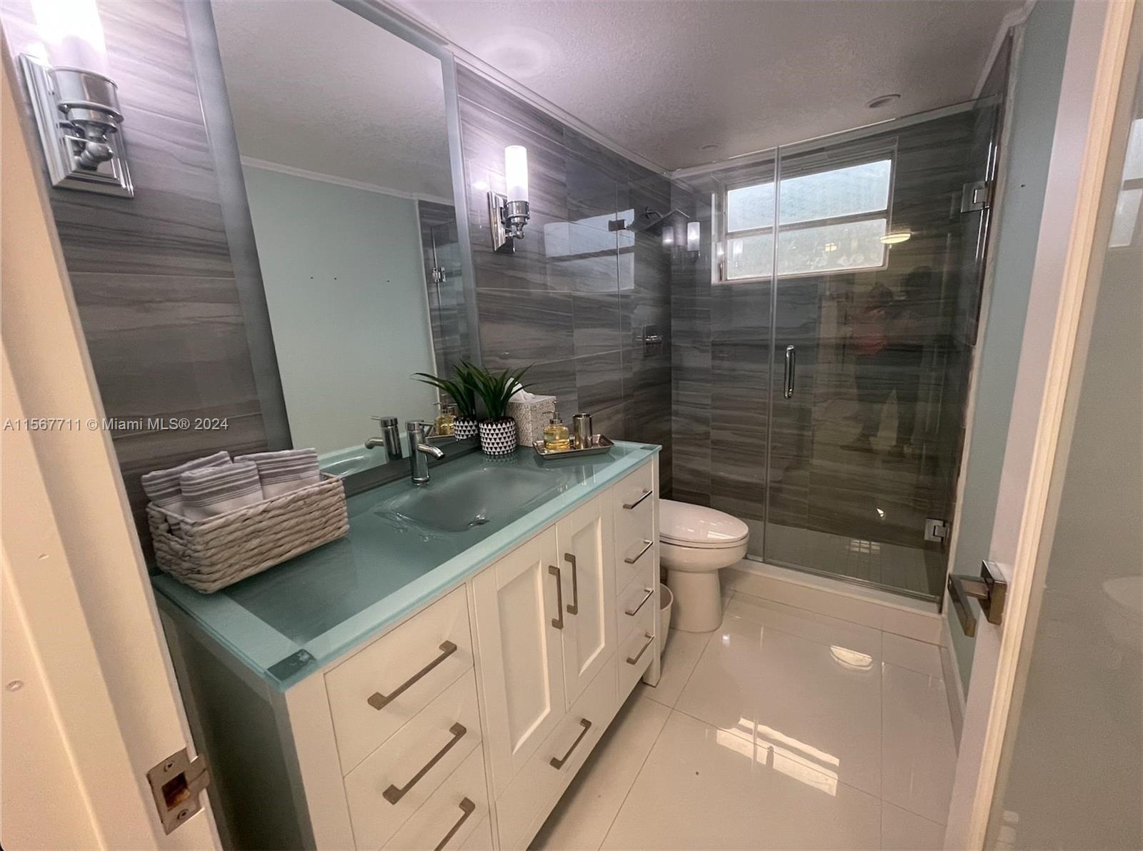 COLLINS VIEW CONDO - Residential Lease