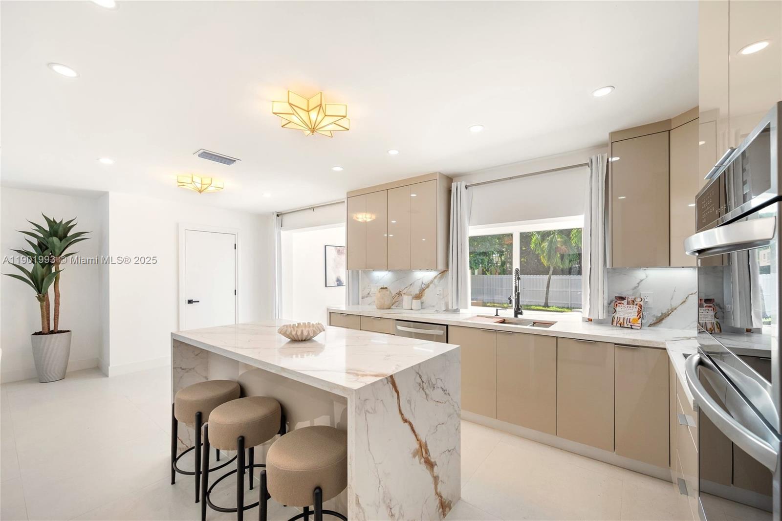 HOLLYWOOD HILLS AMEN PLAT - Residential