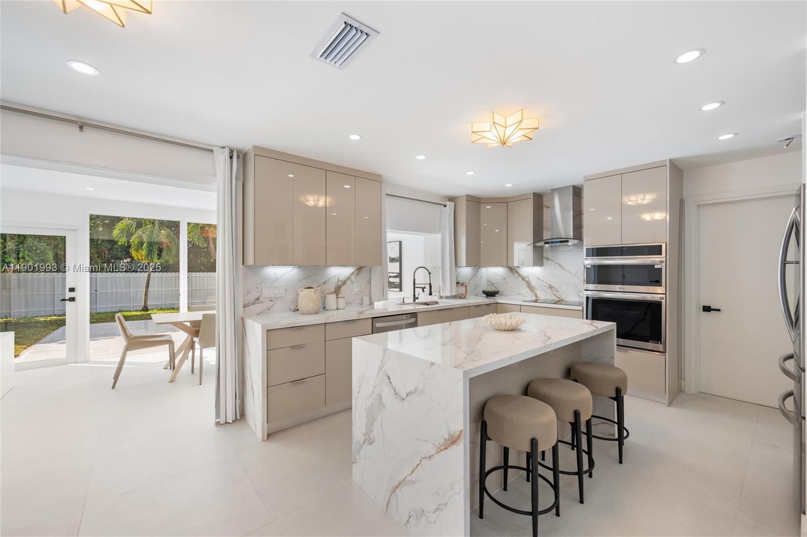 HOLLYWOOD HILLS AMEN PLAT - Residential