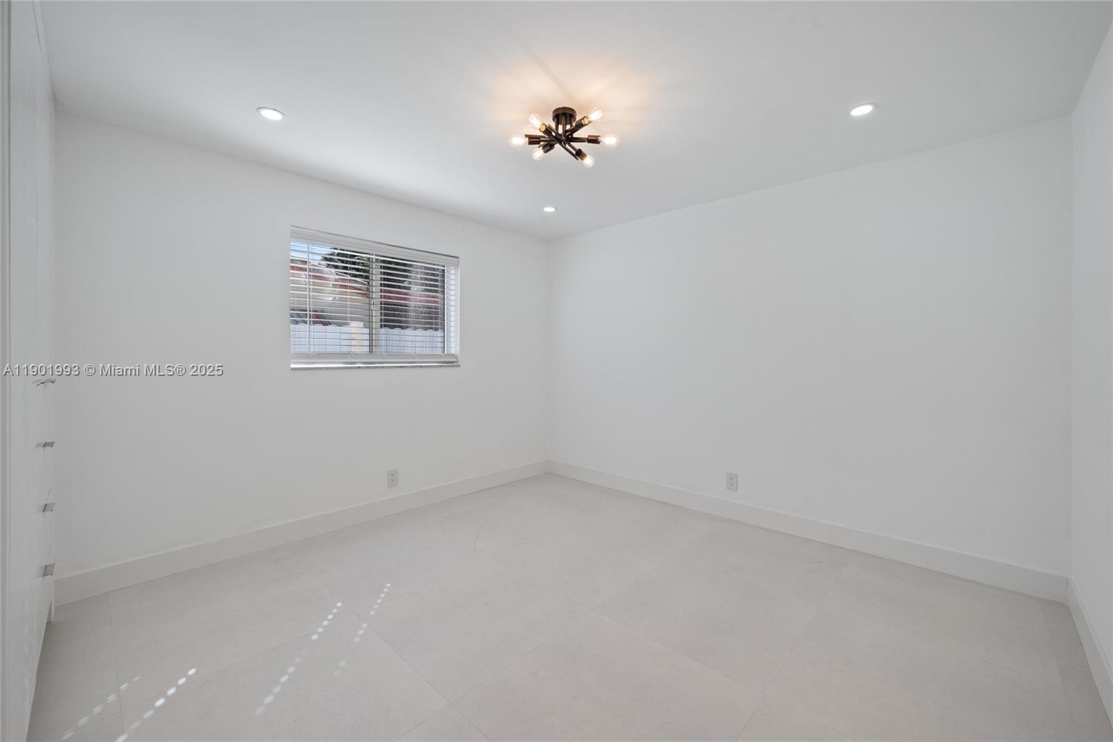 HOLLYWOOD HILLS AMEN PLAT - Residential