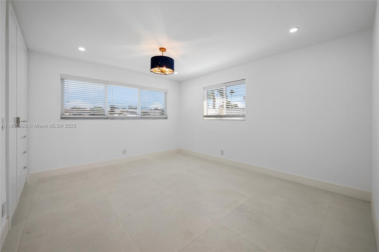 HOLLYWOOD HILLS AMEN PLAT - Residential