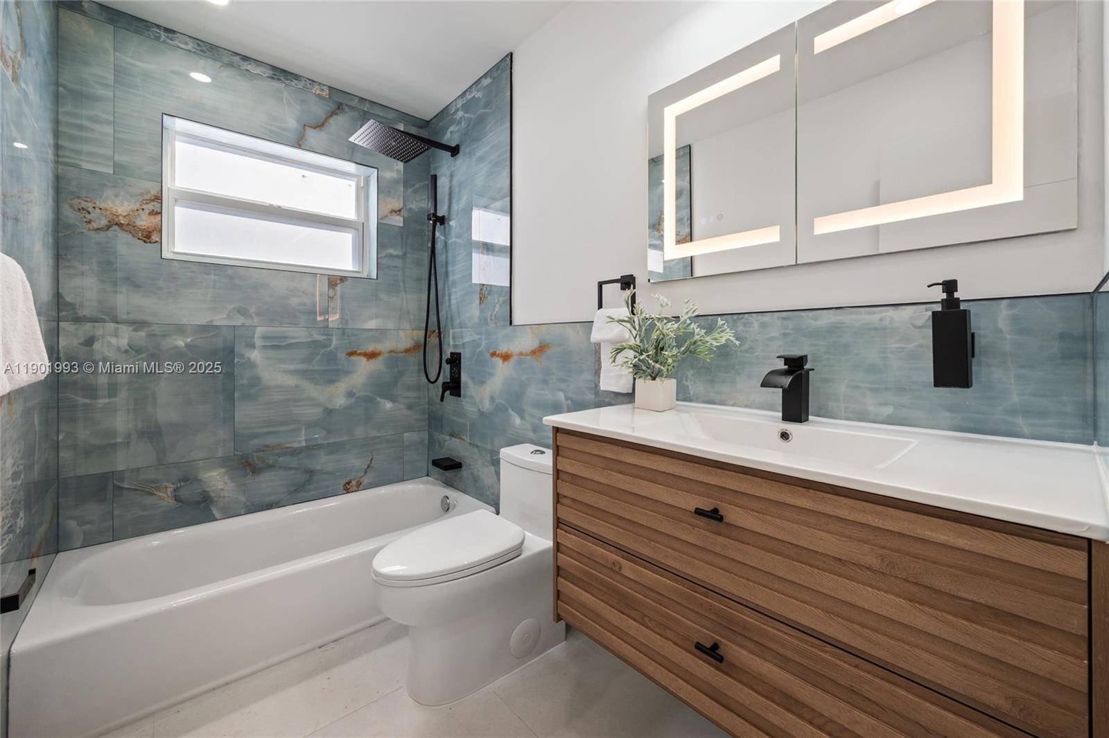 HOLLYWOOD HILLS AMEN PLAT - Residential