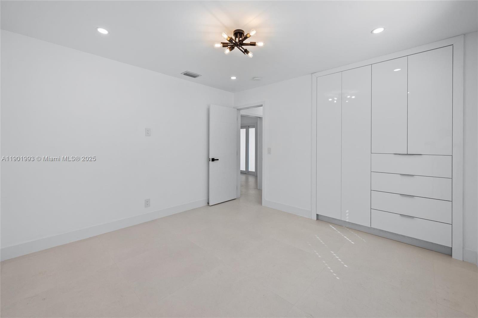 HOLLYWOOD HILLS AMEN PLAT - Residential