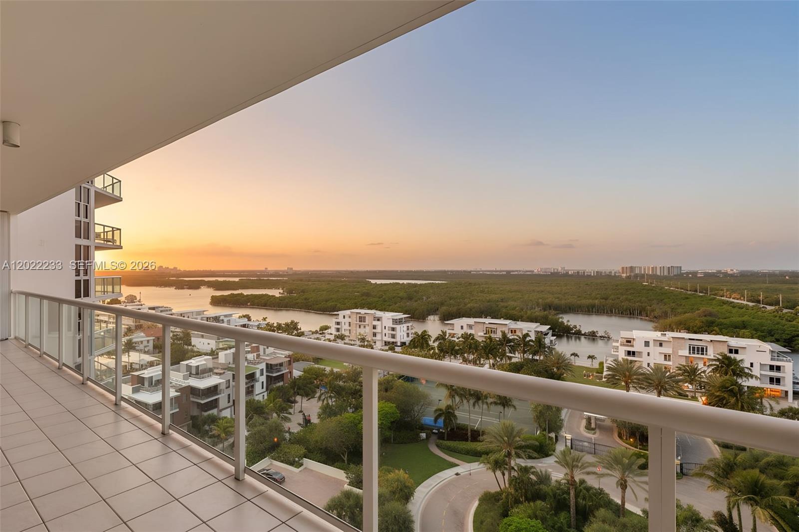 RENAISSANCE ON THE OCEAN - Residential