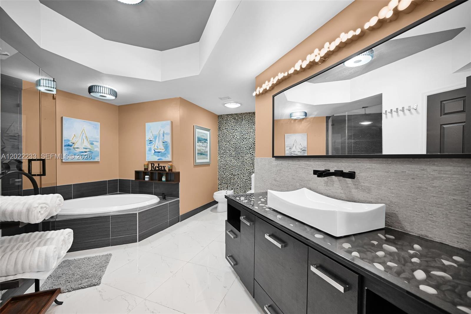 RENAISSANCE ON THE OCEAN - Residential