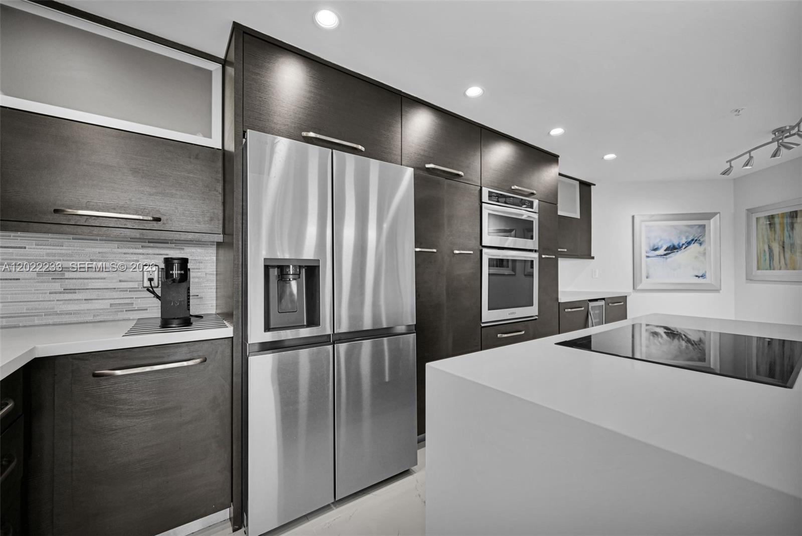 RENAISSANCE ON THE OCEAN - Residential