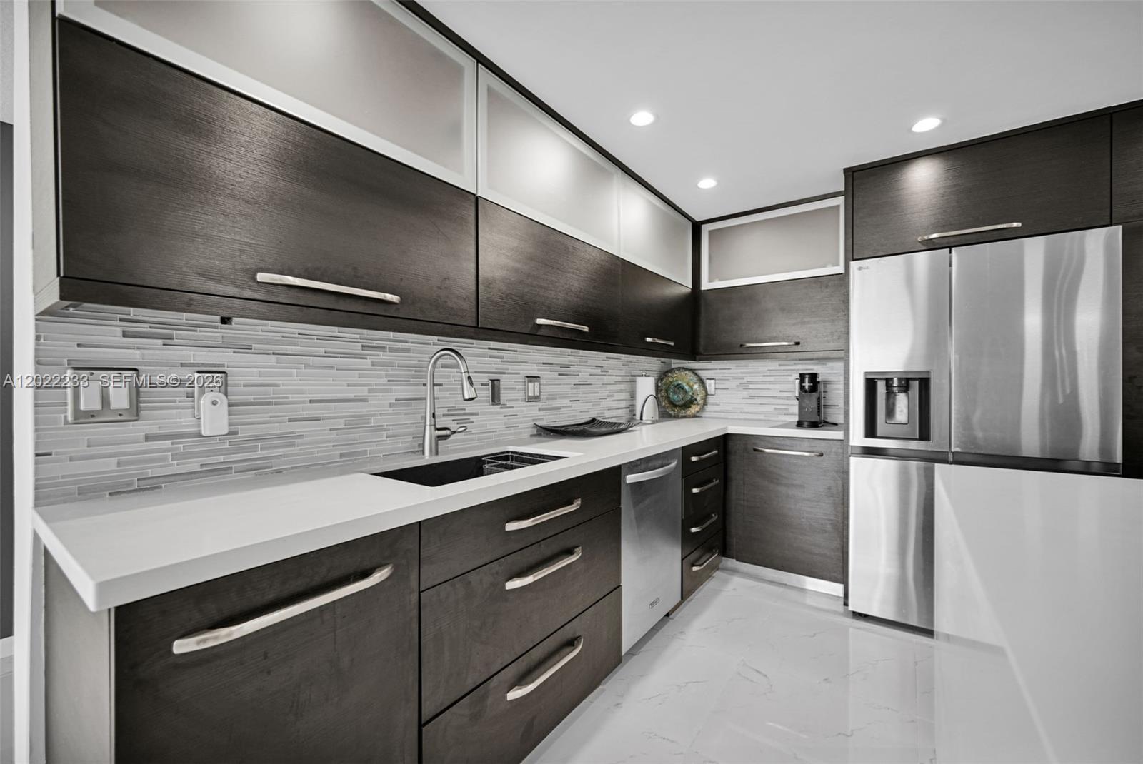 RENAISSANCE ON THE OCEAN - Residential