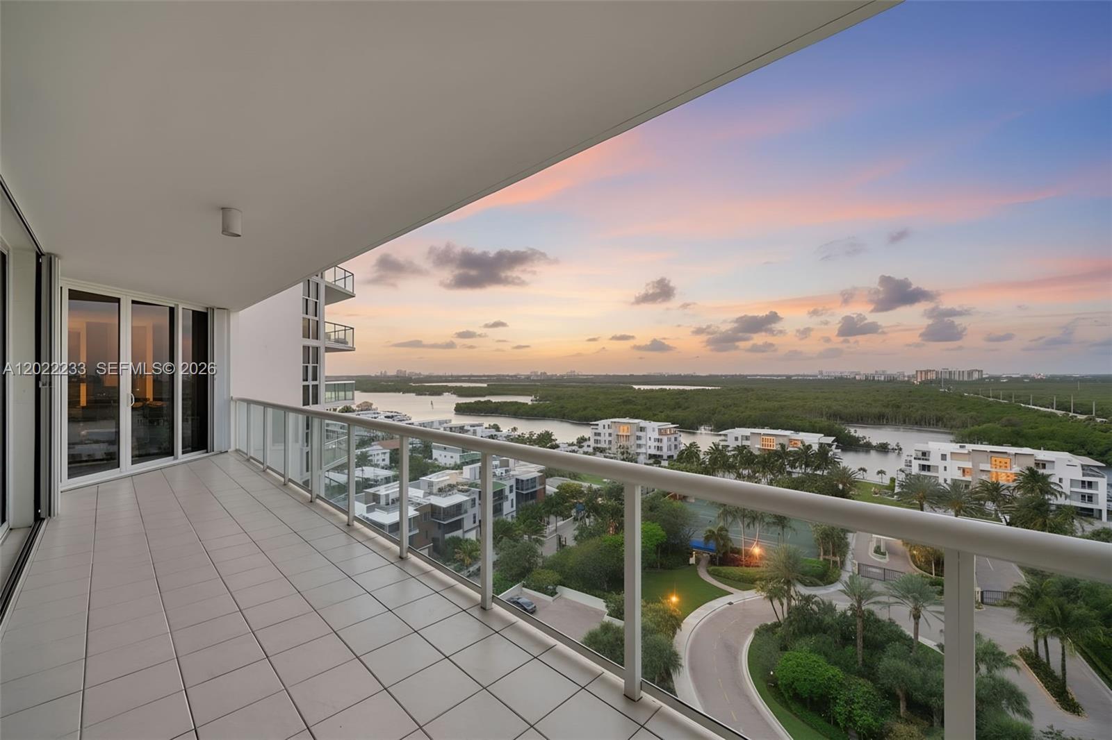 RENAISSANCE ON THE OCEAN - Residential