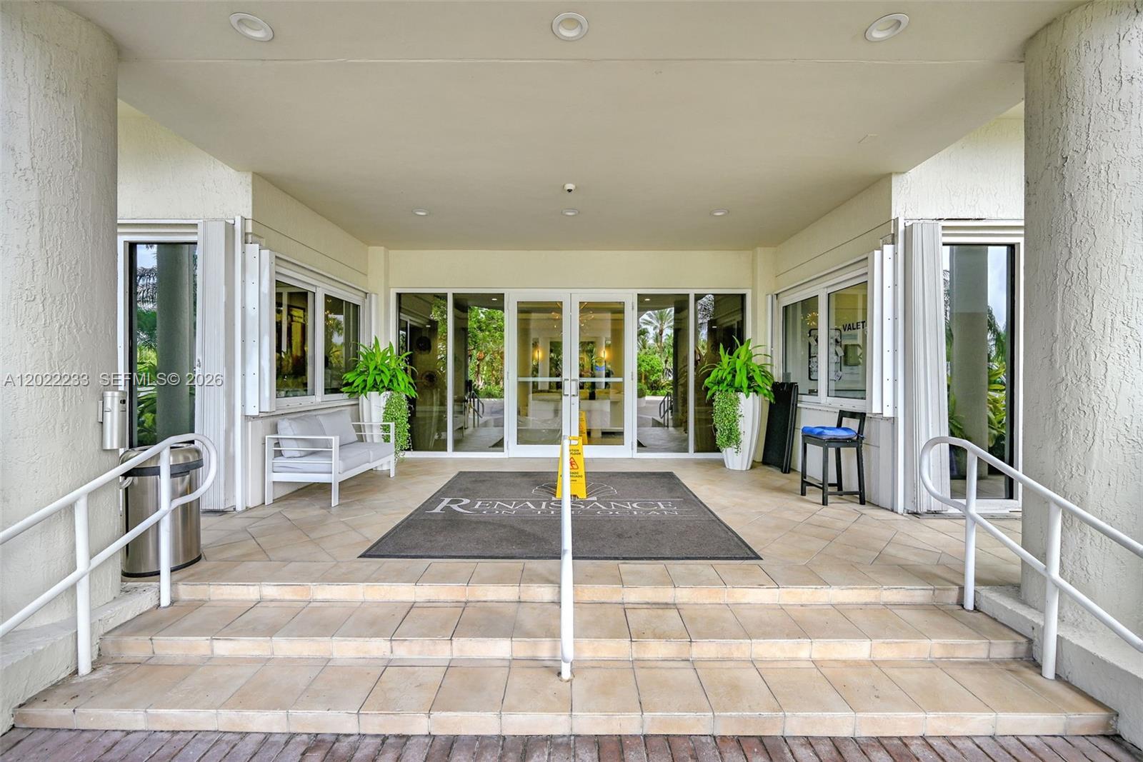 RENAISSANCE ON THE OCEAN - Residential
